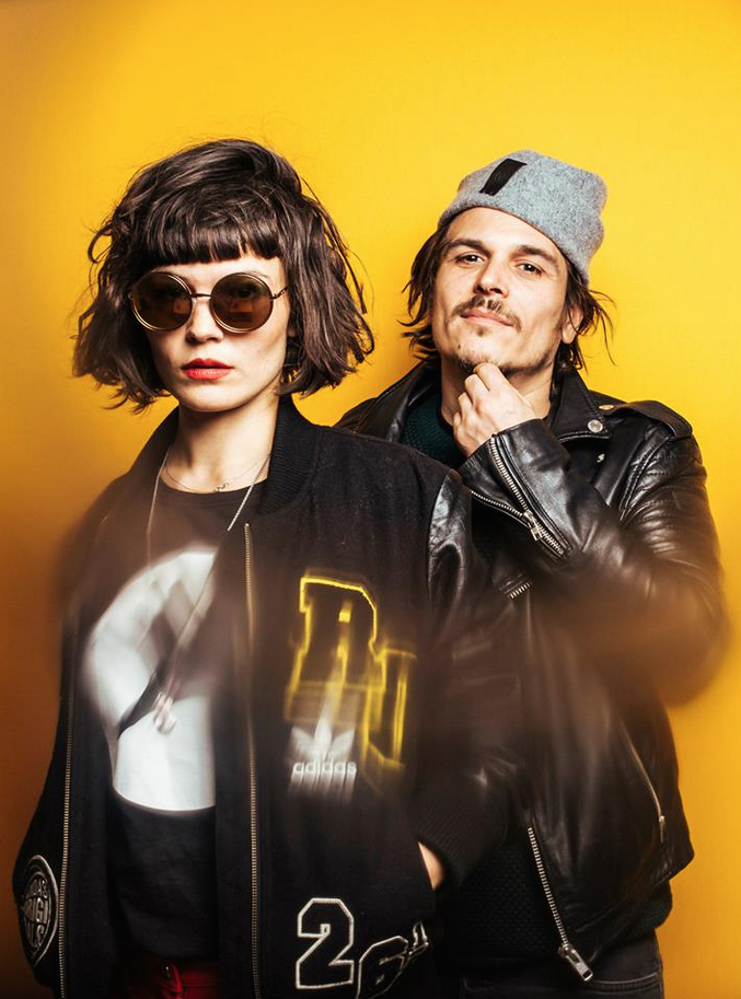 Olivia from <a href="/thedoband/">The Dø</a> wearing #s2a eyewear in <a href="/ParisMatch/">Paris Match</a> #surfacetoair #eyewear #thedo