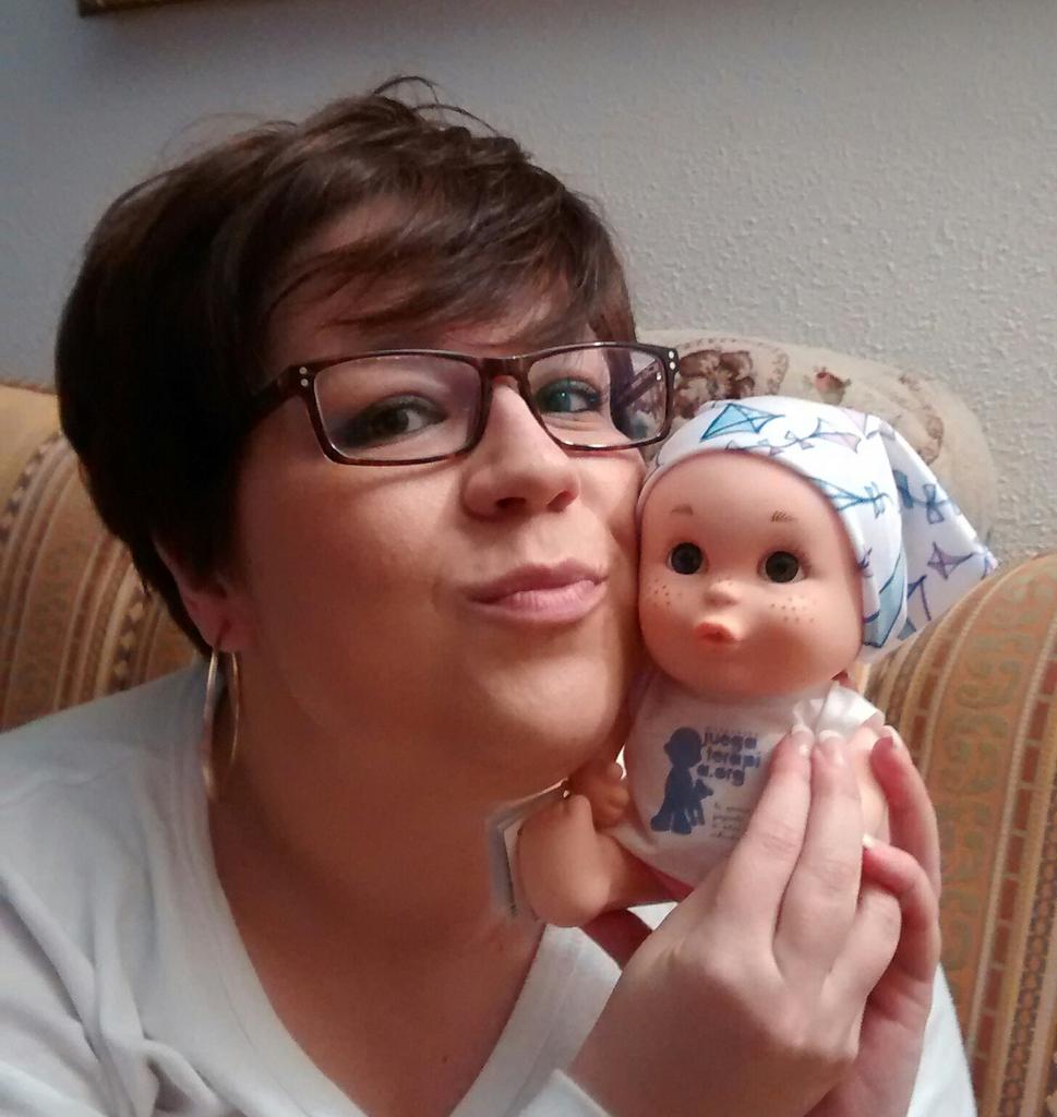 mer_silvia's tweet photo. No dejéis de luchar pequeños valientes!sois guerreros y superheroes! #babypelon y yo os mandamos besos @juegaterapia http://t.co/NiL2OSAczU