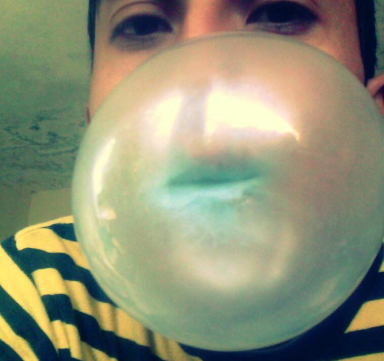 soy_knd's tweet photo. Me encantan los chicles de @BBubli aparte del sabor delicioso #SíHacenBomba http://t.co/3NRGKkzjWx