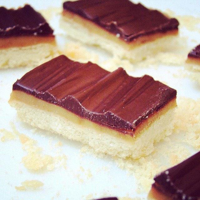 😛bij #vegan #chocolade #caramel #shortbread door @LodeVlo voor #Meet&amp;Match #meetup bij #toko51 <a href="/CultuurscoutCen/">Menno Rosier</a> #nom