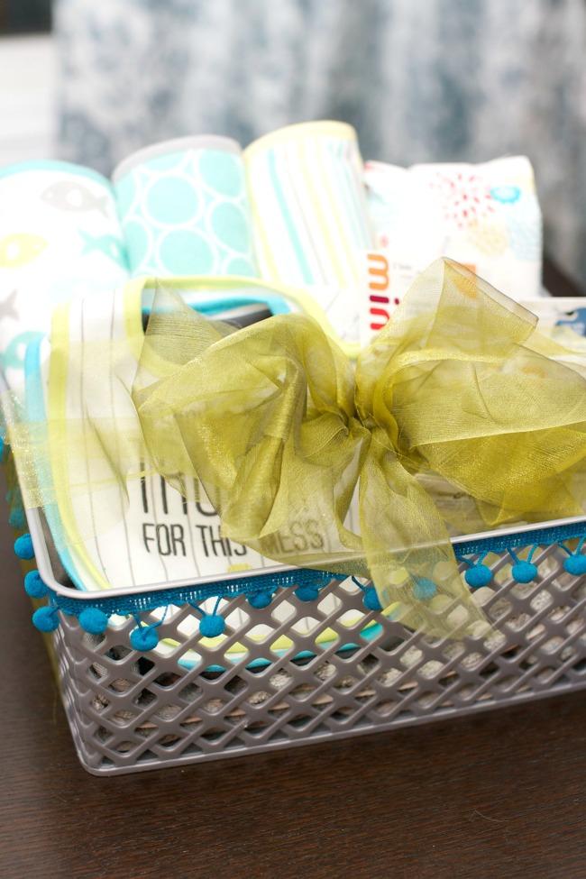 SpaceshipsLB's tweet photo. Check out @MinbieBaby for great #Baby #Shower #Gift ideas!  http://t.co/yUj4Jd0aQn http://t.co/t0IYE3c2DF