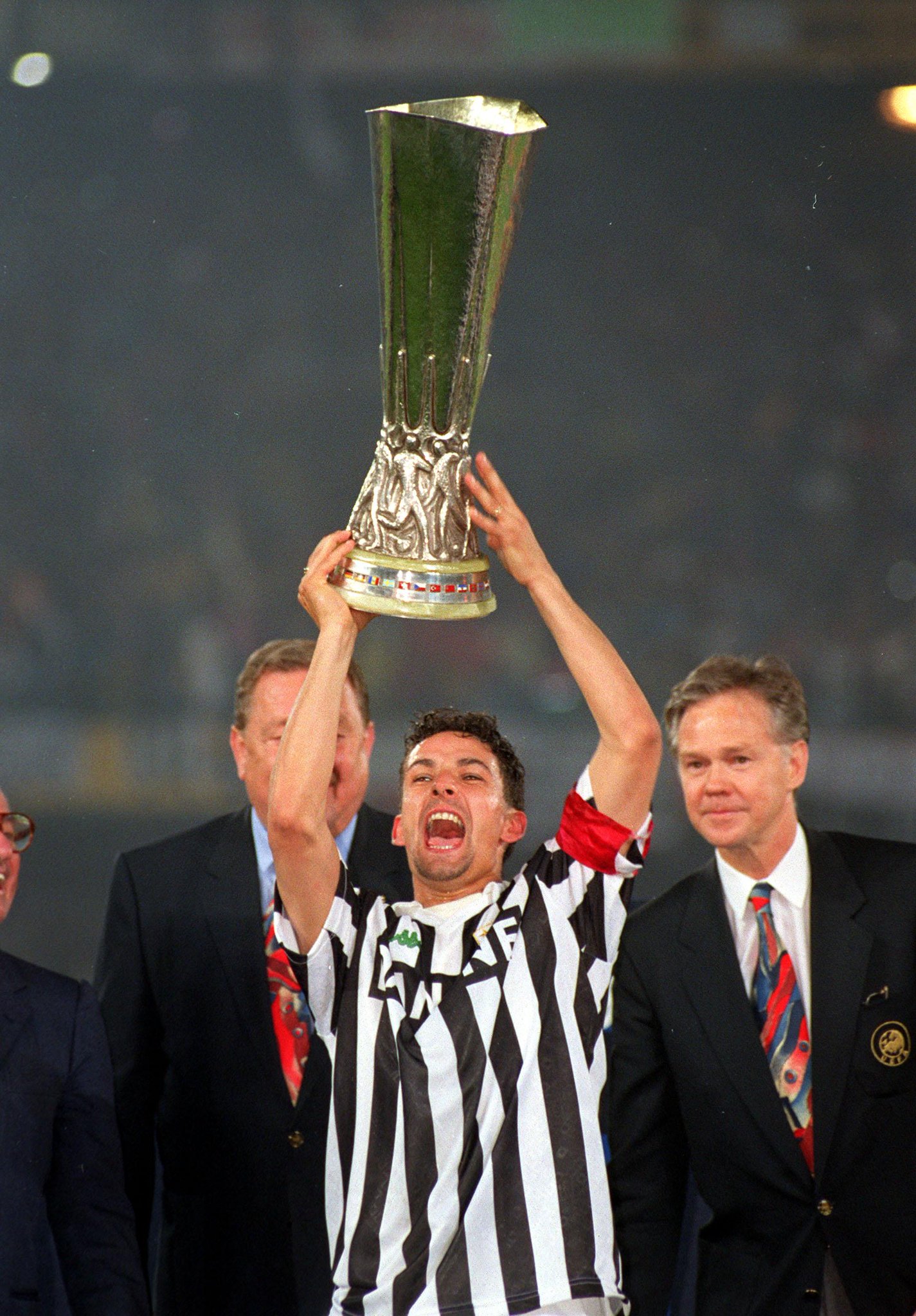 Happy birthday, 1993 UEFA Cup winner Roberto Baggio! 