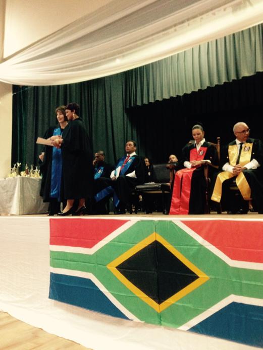 LynetteFrancis1's tweet photo. Diplomaplegtigheid op Upington waar ek gasspreker was http://t.co/iJQ2D6e7VW