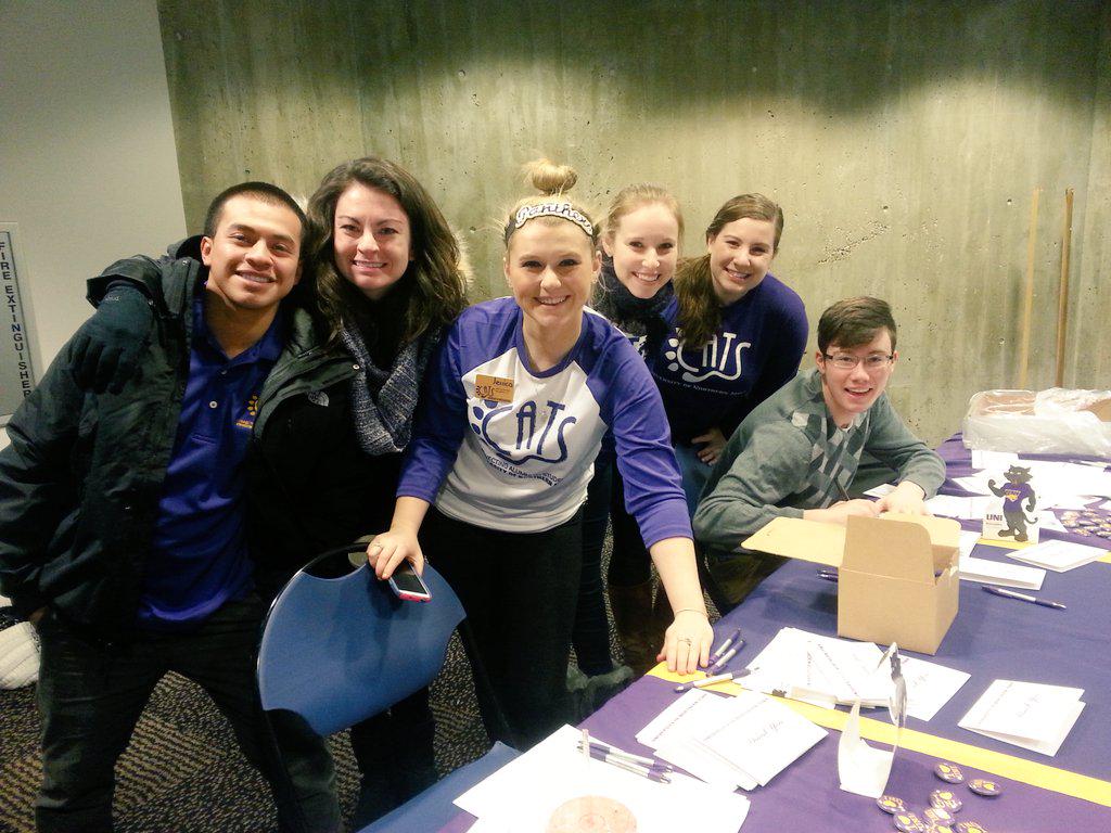 CatsUNI's tweet photo. Come visit us on the left side of Chat's to write a thank you to a donor and get a cookie! # LoveaDonor http://t.co/ZWEpiTfQle