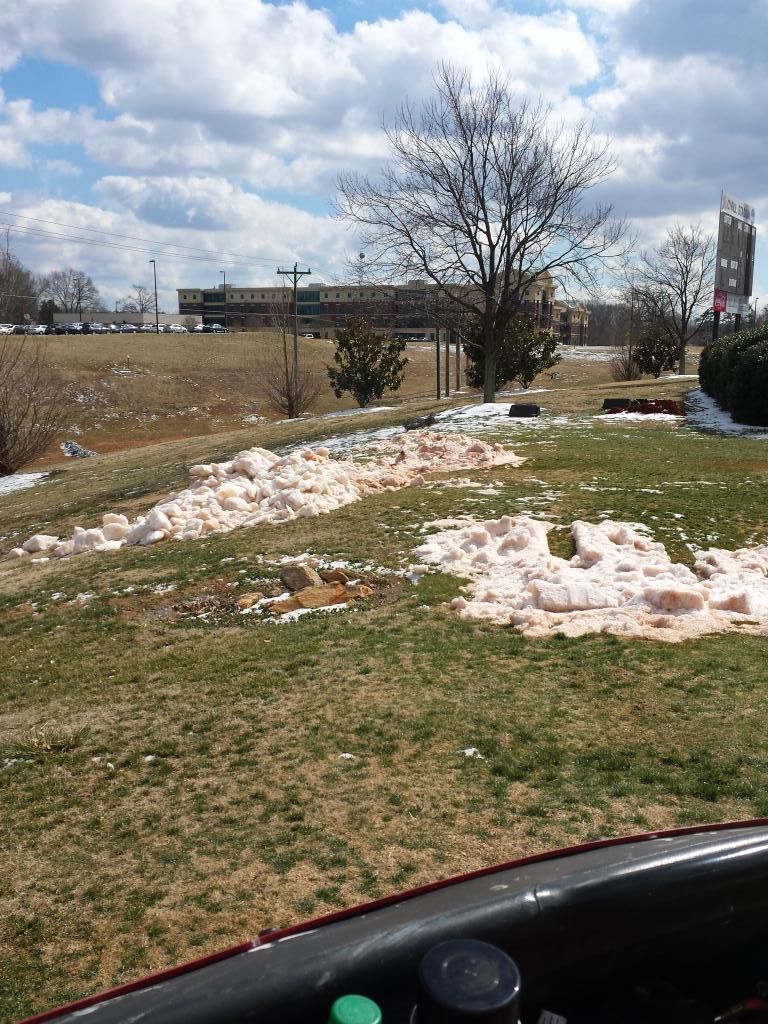 theUgroundscrew's tweet image. Time for everyone to post there pics of snow piles from clearing the field. #snowisoverrated @UpstateSoftball