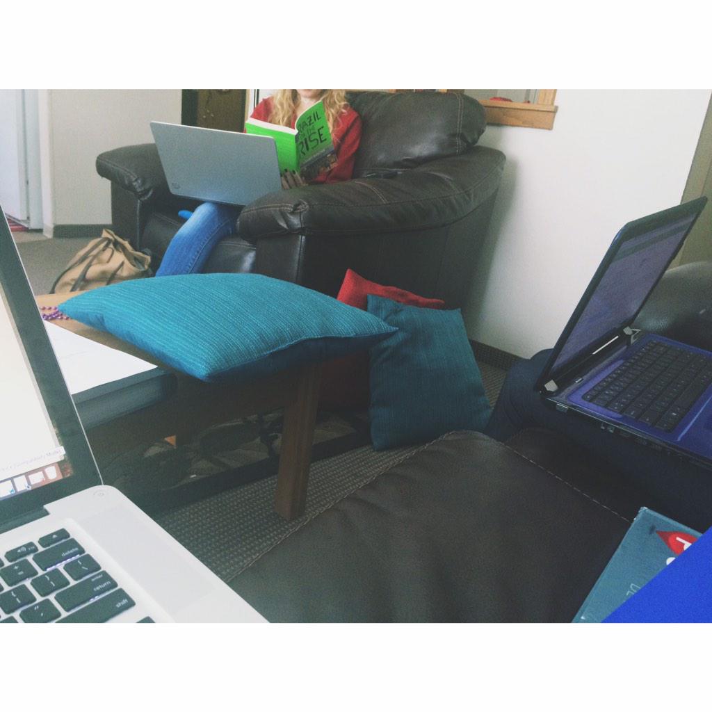 lorasorenson's tweet image. Snow day part 3! Because of the #sgfsnow, campus is shut down, so laptop club has to happen at home today!#studyblues