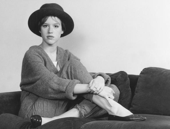 Happy birthday! -Molly Ringwald celebrates her birthday with 47 candles:  