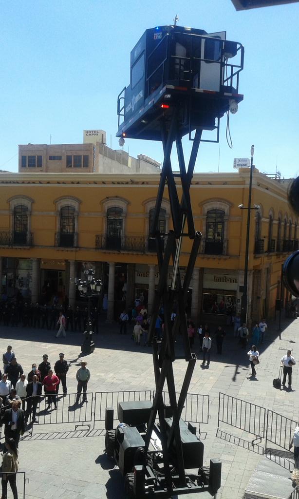 PauloCampa's tweet photo. Las nuevas torres de vigilancia de la SSP de León. http://t.co/wOns8fco0j
