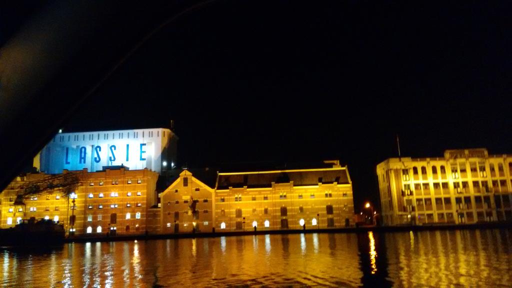 ellklaus's tweet photo. Zaanstad omarmt kwalitatieve industrie #zaanij oever #gertgrandiek @GemZaanstad @StichtingBabel @IndCult #stoomhal http://t.co/TZ9GDI72a4