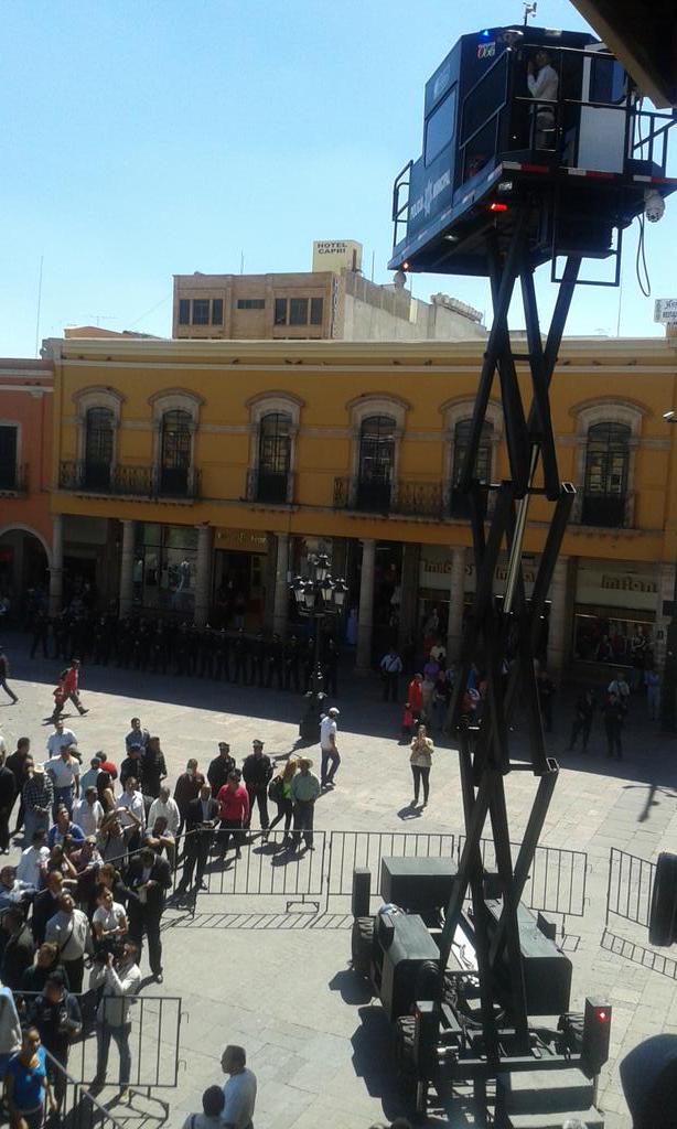 PauloCampa's tweet photo. Las nuevas torres de vigilancia de la SSP de León. http://t.co/wOns8fco0j