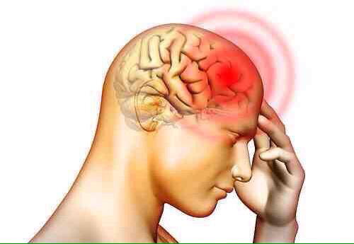 gishomo's tweet photo. when your mum JUST enters the house and starts complaining from when her foot passes the welcoming mat pls http://t.co/KPNktF4e5h