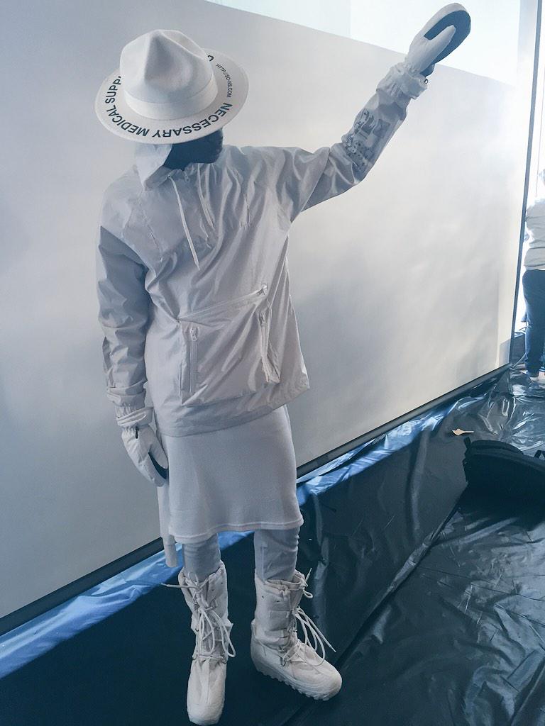 MilkStudios's tweet photo. To the moon π #SonsOfWilliam @standardny @made #MADEFW #NYFW #fashionflock http://t.co/lX4o8Ftcle