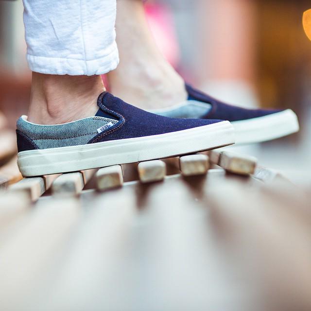 jcrew's tweet image. Two-tone denim @vans bit.ly/17TF06G (cc: @nickwooster)