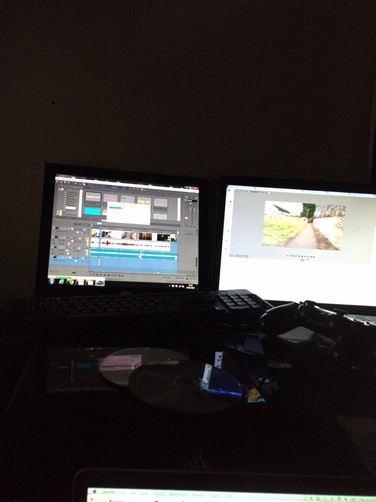 MeelayyB's tweet image. Hehehehe #vlog1