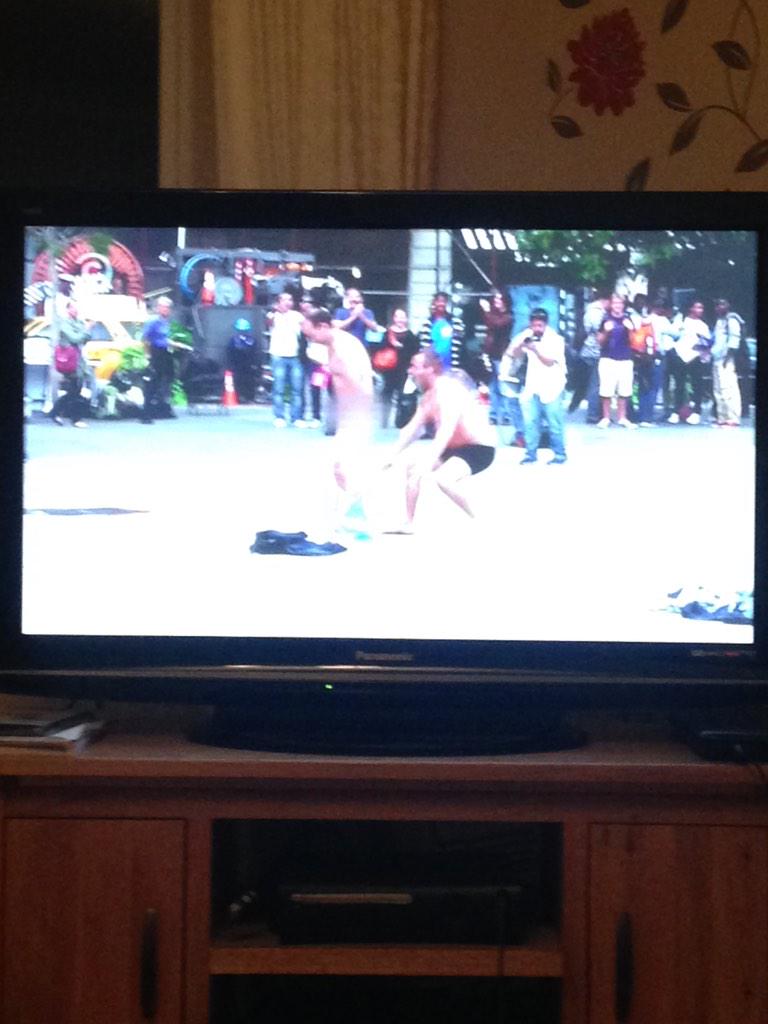 JokersTBS's tweet photo. Strip high five! "@Stephy_Preston1: In tears from laughing so much at this episode @truTVjokers 😂😂😂😂 http://t.co/oMIxLZXnzP”