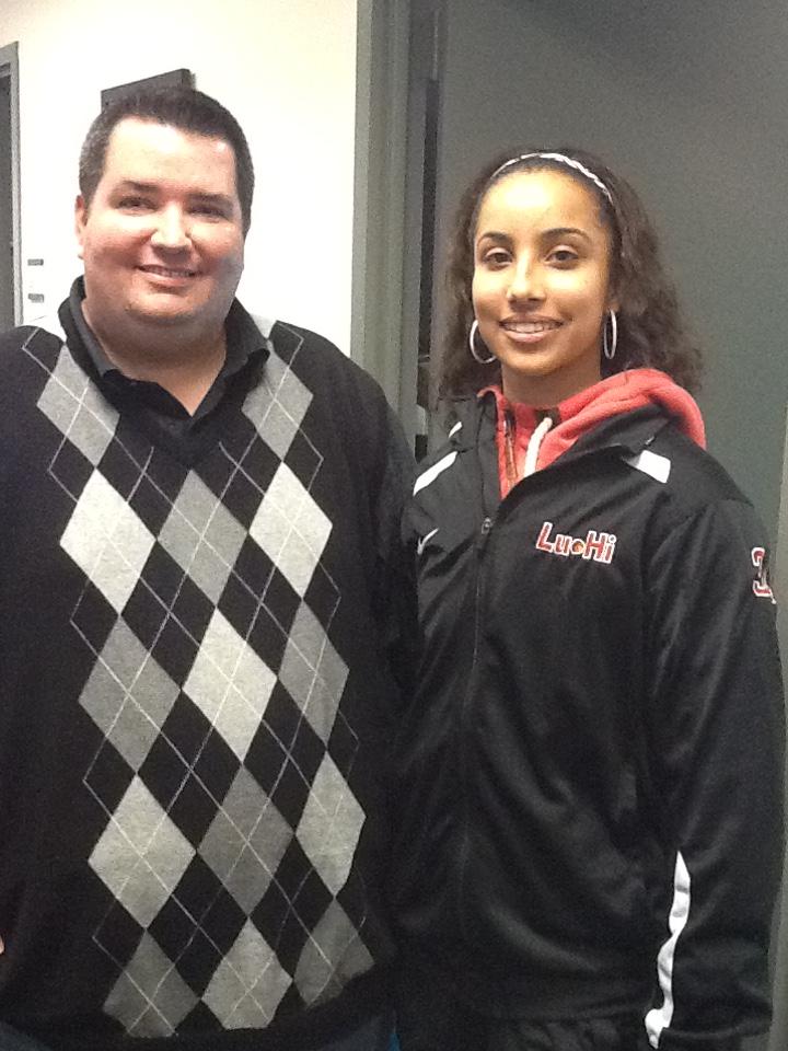 Dylan_Butler's tweet photo. Nothing like a great floor general helping me with my debut as host of #msgv_break. Check it out tonight on MSGV http://t.co/0naGeFDXtq