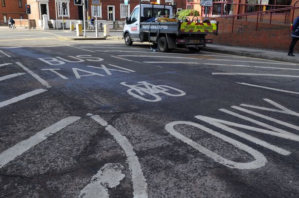 berkshire_live's tweet photo. Ever been caught driving in a bus lane? This guy got off TWICE: http://t.co/OhgPWth7fN #rdguk http://t.co/vUSQoHCwe3