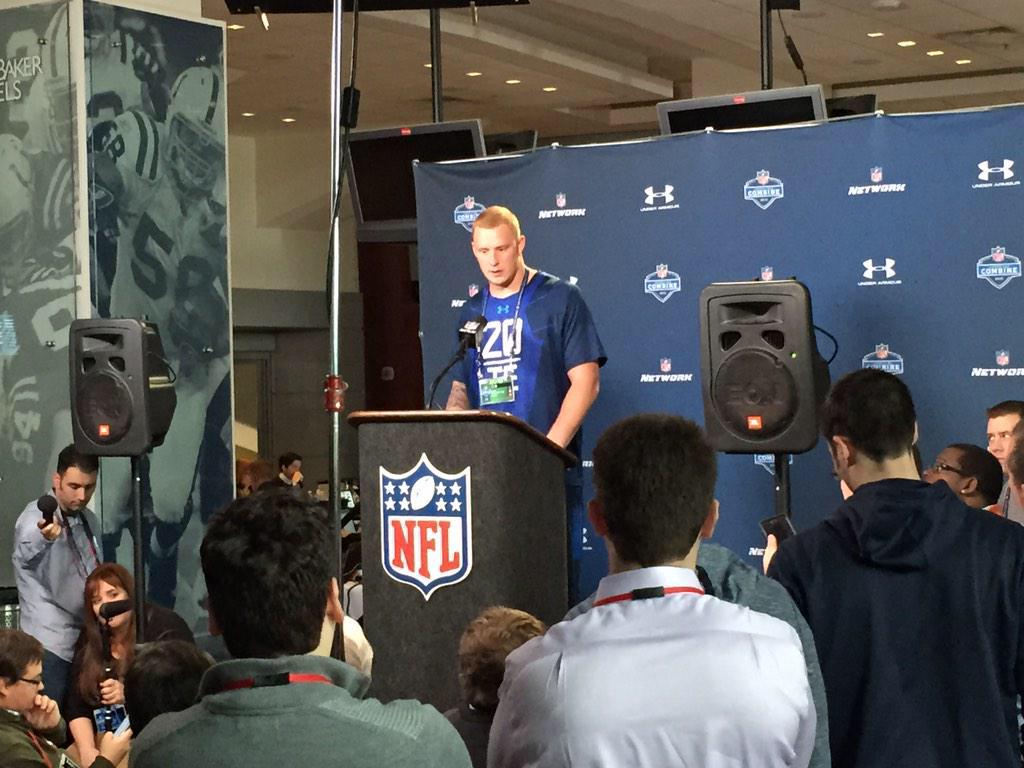 Maxx Williams answering questions at NFL Combine. Maxx will interview with 21 teams in Indy. #Gophers