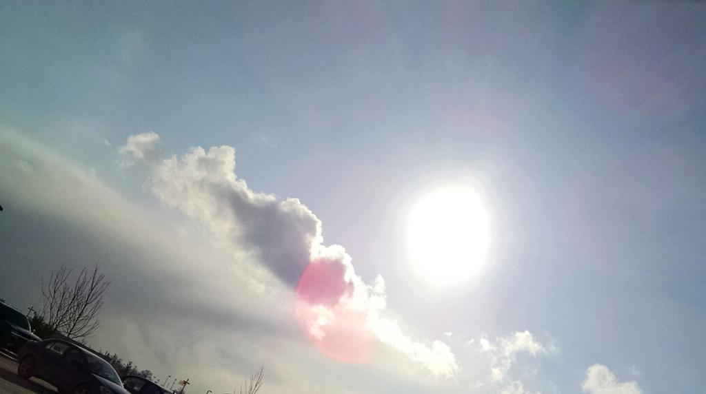 Im_JustJim's tweet image. Suns out. No guns out.
9 degrees. -7 wind chill.
#MidwestProblems