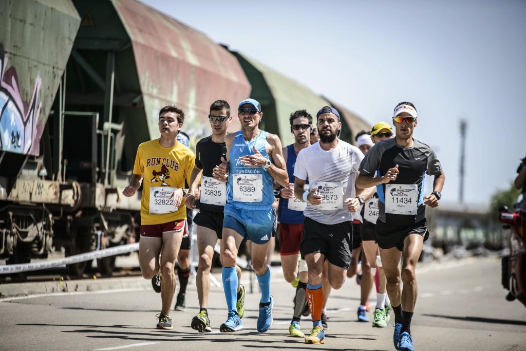 redbullESP's tweet photo. Así entrenan @Marc_Coma,@MarioMola,@AndreuLacondegu, @JorgePrado61 para @WFLWorldRun http://t.co/eg5ri3eIEM #WorldRun http://t.co/NaFObyfmgu