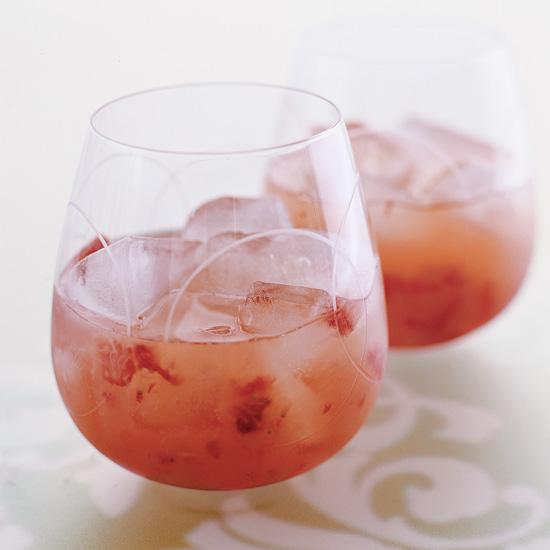 5 lychee cocktails: fandw.me/1ESleCm ” that's a possibility for new cocktail