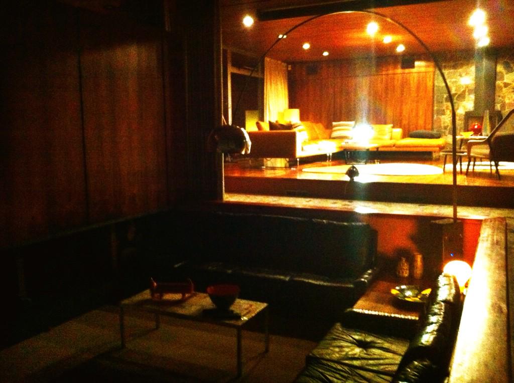 RyanArmitage2's tweet photo. Working at a amazing 60s/70s house location today in Nottingham. http://t.co/JSX5DIlClj