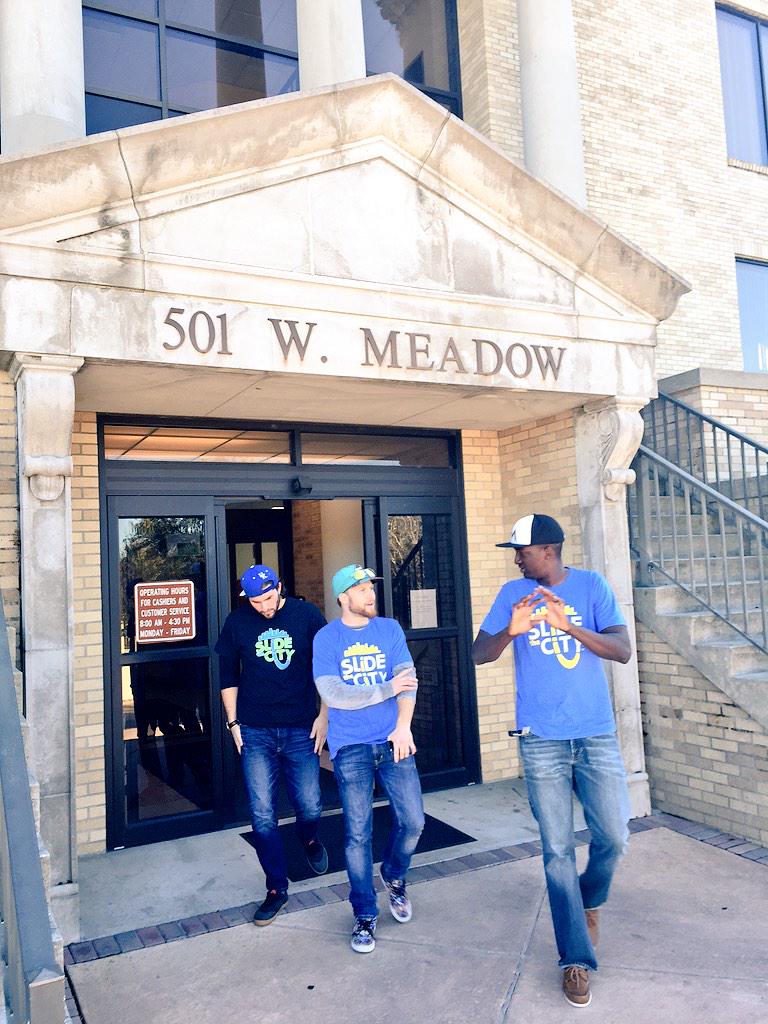 HenryEntGroup's tweet image. No city too big or small! You want it? You got it #Leesburg! Florida takeover continues! Can't wait! #slidethecity 😎