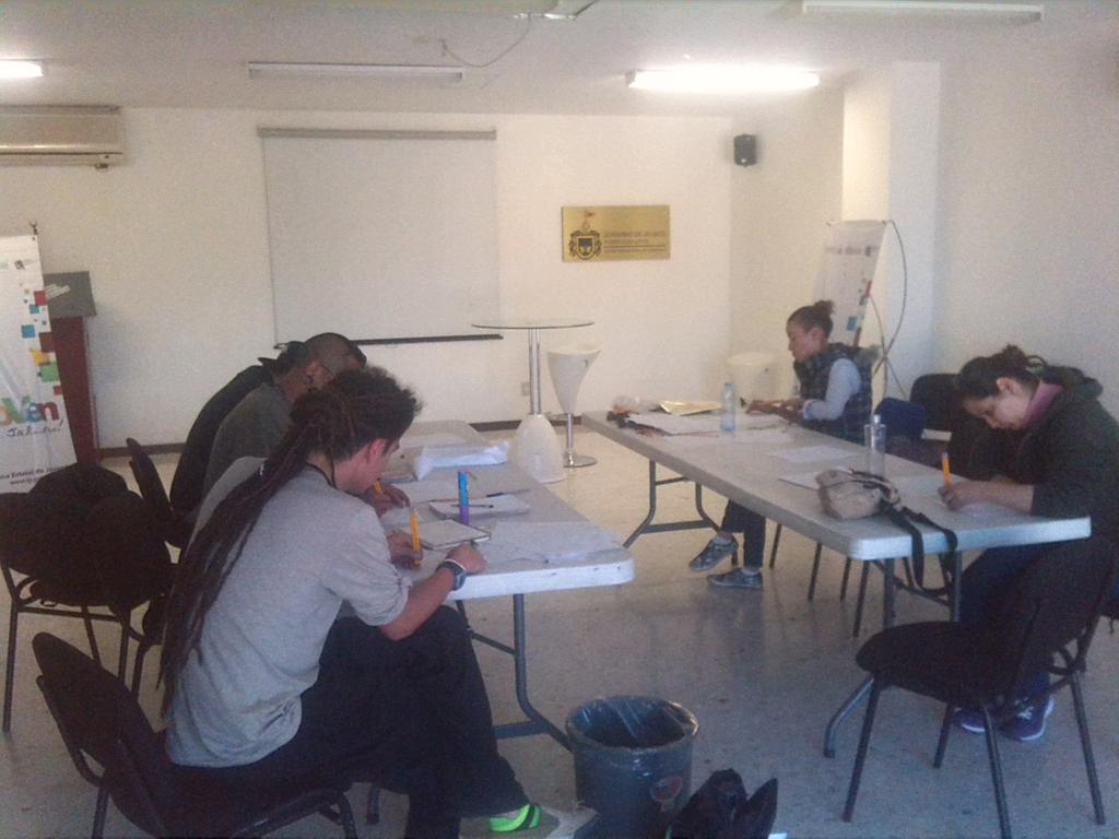 OctavioGD's tweet photo. Caligrafía time #Sin20 #mchcfamilia #SoyJovenJalisco @IJJUVENTUD  @RamonMoralesJal  @tribalgearmx http://t.co/UYf1xXkwtL