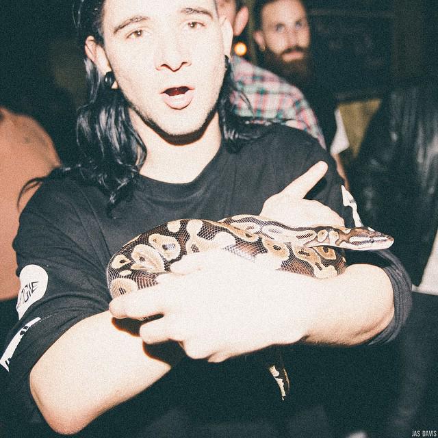 mtfuckergarrix's tweet photo. @Skrillex and @djsnake http://t.co/kF12smJG3M