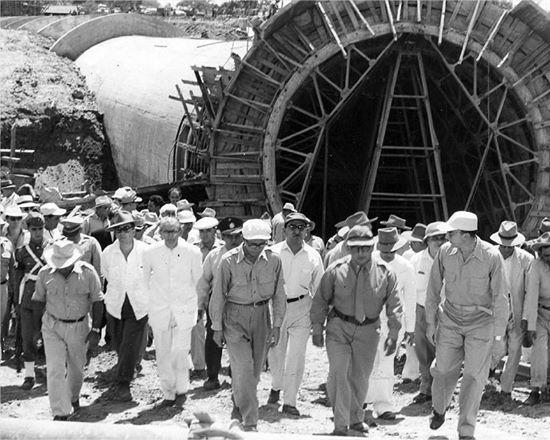 la epoca dorada de Venezuela: durante el Gobierno del General Marcos Pèrez Jimènez - Página 2 B-KYs1JIIAAj3IF