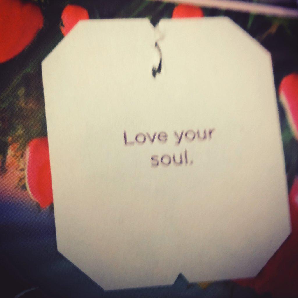 consultkianab's tweet image. How deep is that to love your soul? Tea time take away is love your soul #Yogi #teatime #teachinglessons #Ilovemysoul
