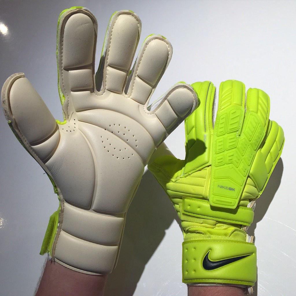 nike gk confidence gloves