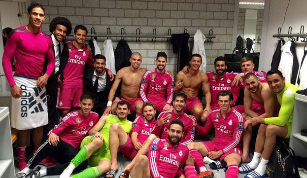 marca's tweet photo. Los jugadores del Madrid vuelven a sonreír http://t.co/5PIAPpMSFQ http://t.co/HgAkmpwOWX