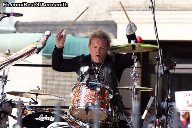 JungleJulya71's tweet photo. His 2nd name is #Modesty @MariaR_AeroFan but for us he's forever #Masterofdrums @joeykramer http://t.co/BOZ4XcqsMX