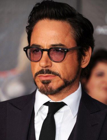 GuysWithSty's tweet image. RDJ😍 rocking circular Ray Ban's😎
