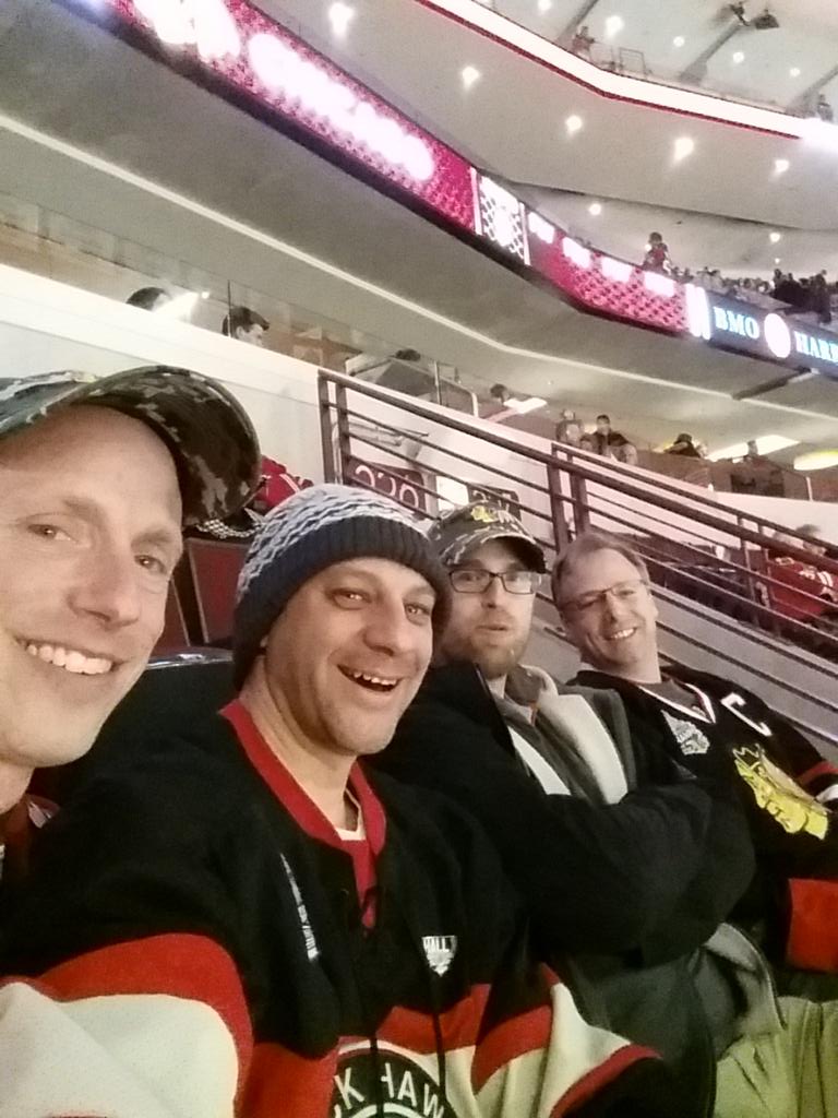 tchsbmitchell's tweet photo. Let's go Hawks! #firsthawksgame #cheeronchicago http://t.co/0juLgIwWox