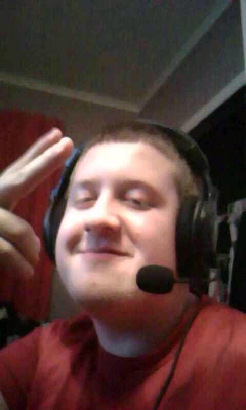 ItsDispute's tweet image. When bitches say "send me a selfie" @WzRdm8 @NotDice