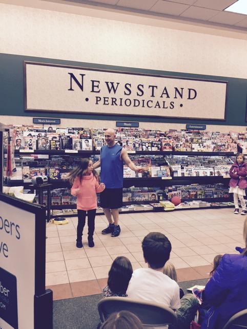 GetchellAmy's tweet image. Literacy Night fun @ForestDaleElem