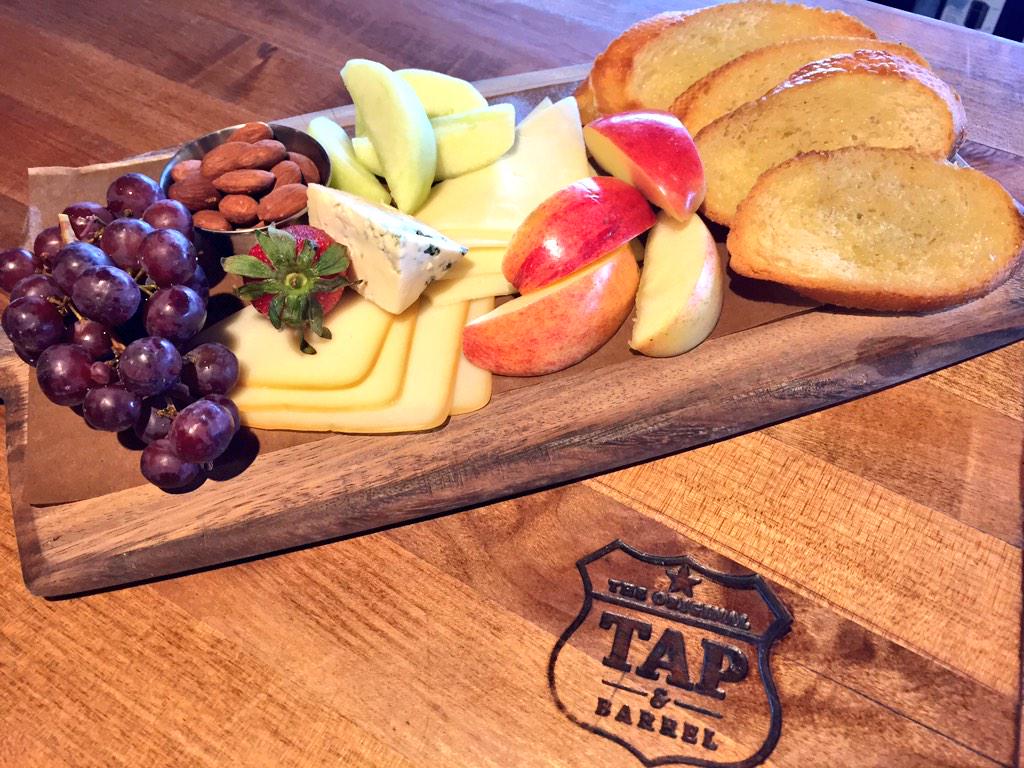 dgbars's tweet photo. #glutenfree fresh corn chips + guacamole, cheese &amp; fruit board... Eating nonstop @tapandbarrel #TapTestKitchen http://t.co/EywShDSj2x
