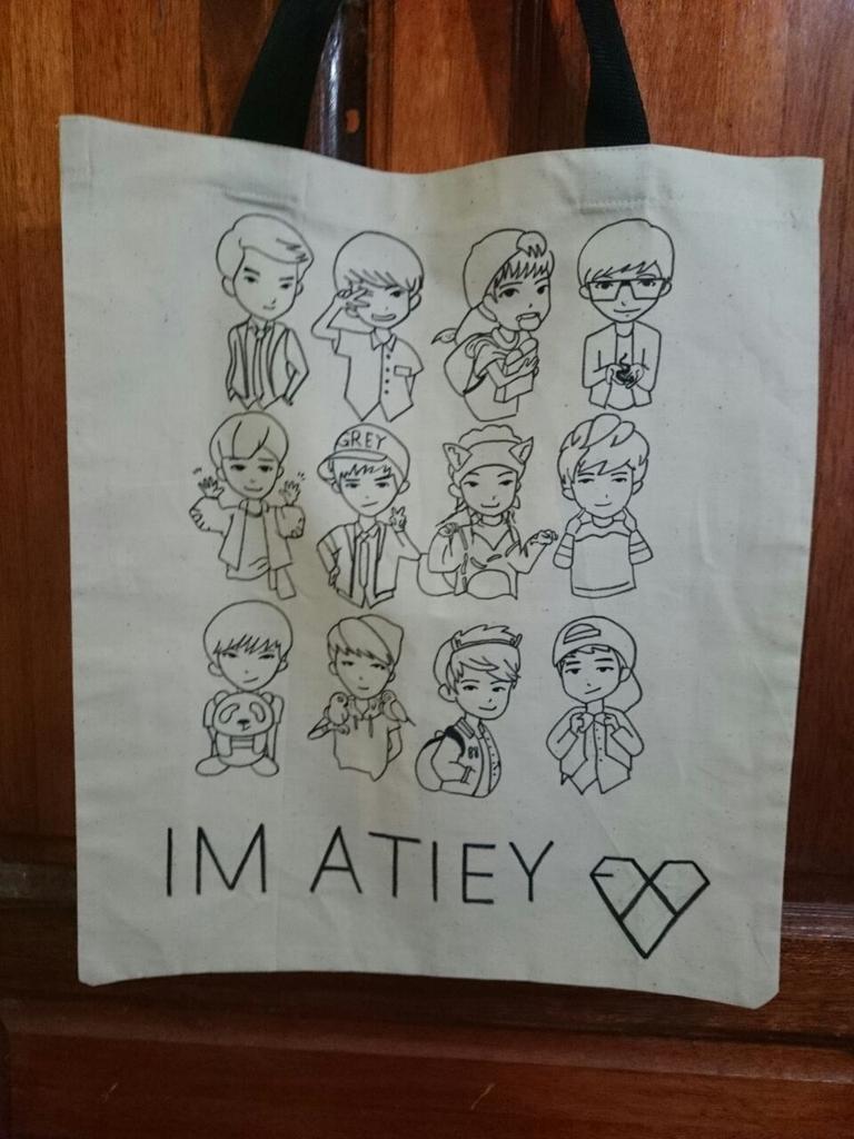 izzDaniel_8's tweet image. Rumah dah macam kedai,
So cuti2 tolong la diorang buat cawan ngan #ToteBag ...
#AntiAssignment #buatlastminute