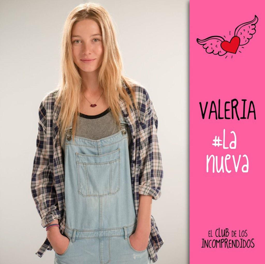 incomprendidomx's tweet photo. Ella es "La Nueva" y por eso se siente totalmente incomprendida
#ElClubDeLosIncomprendidosméxico 
Muy pronto en cines http://t.co/okfzSWqrLA
