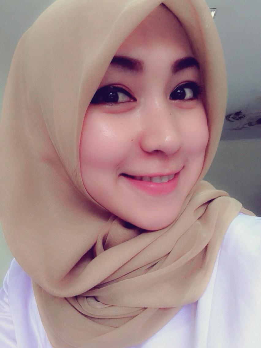 TabloidHijab's tweet photo. Manisnya model #TabloidHijab yang satu ini ~> @nha_vanilla https://t.co/F0mlLlpkBD