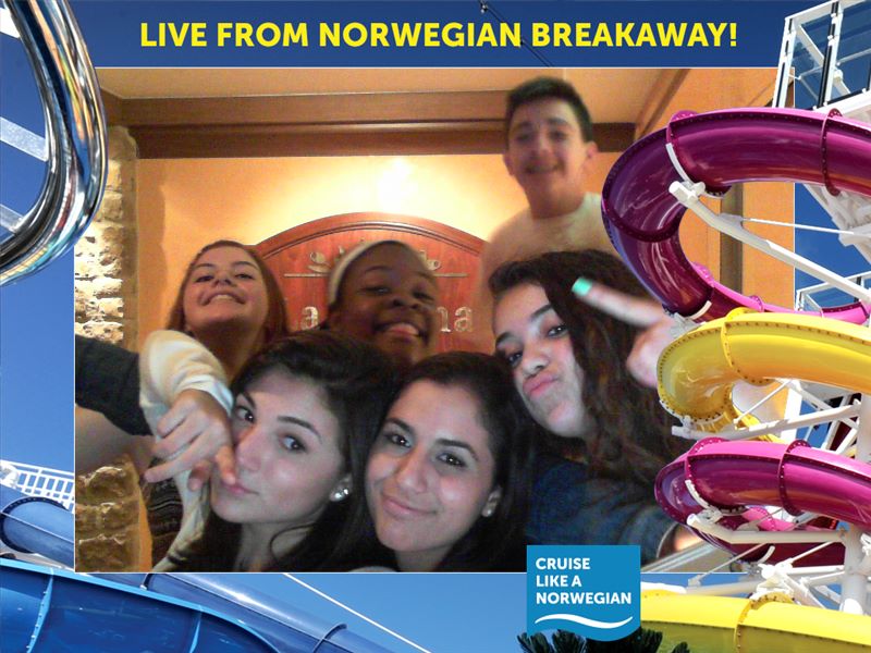 natalie_esh's tweet photo. new friendss!!!!1111!1! http://t.co/SNIylDwWnJ http://t.co/g0Yy0cdzZq