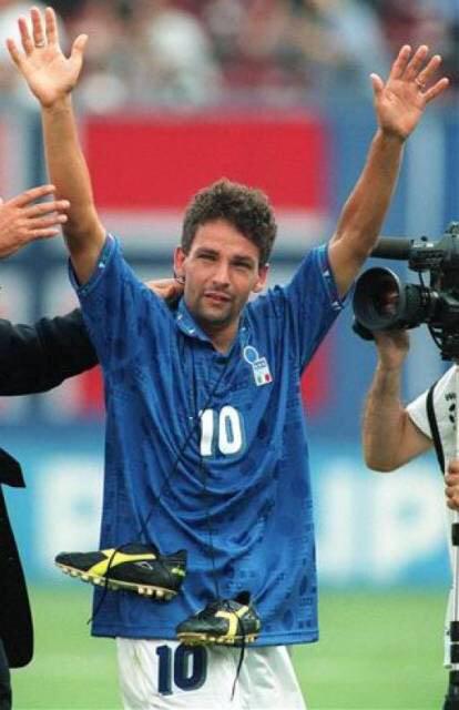 Happy birthday to Roberto Baggio. Took 2nd place at but his ponytail took 1st place in our hearts 