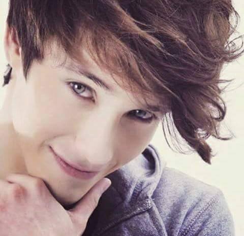 Coder_PowerCD9's tweet image. Él necesita nuestro apoyo incondicional, APOYARLO es lo único que uno necesita en esas situaciones.