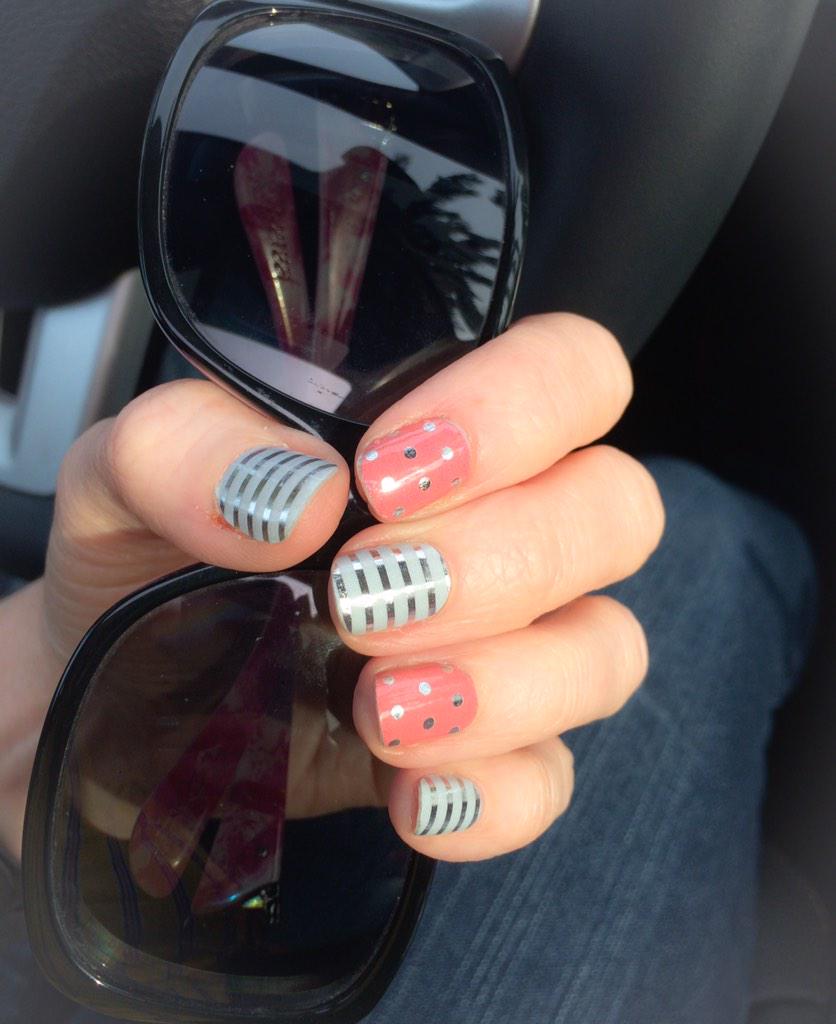 justmyjamstyle's tweet photo. @justmyjamstyle #IcyRosePolkaJN #GraySilverHorizontalPinstripeJN @jamberrynails loving this spring mani!! http://t.co/iG0d98AXOS