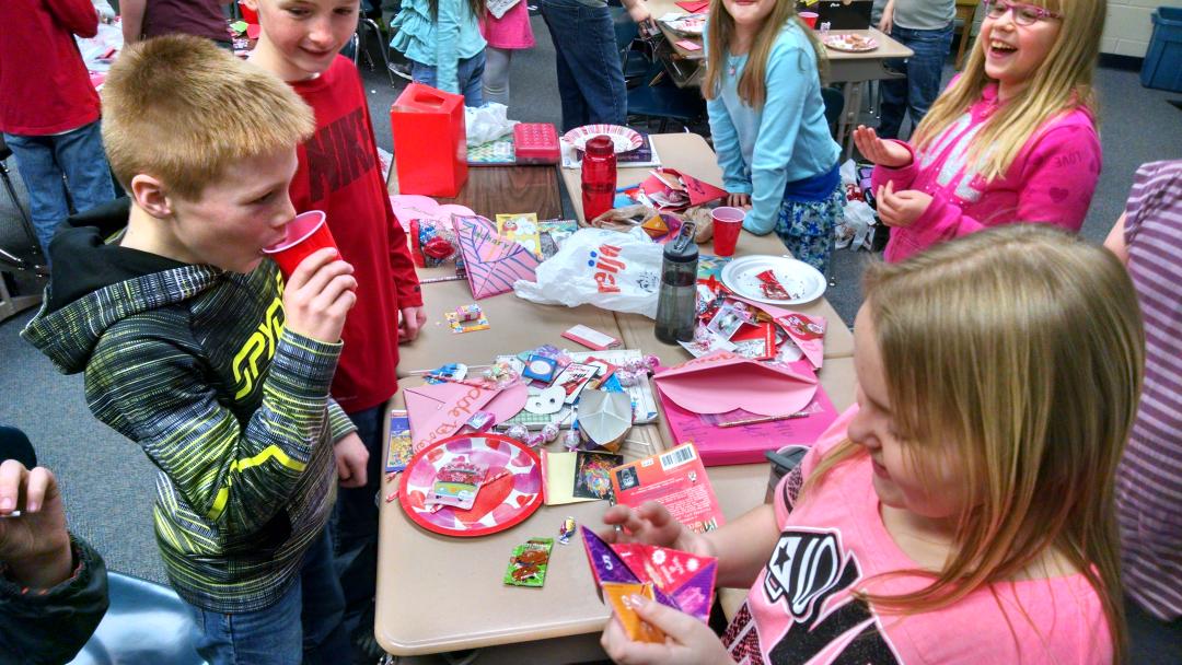 Fulton_Elem's tweet photo. Valentine's Day fun at FES! http://t.co/pRZhHLfabd