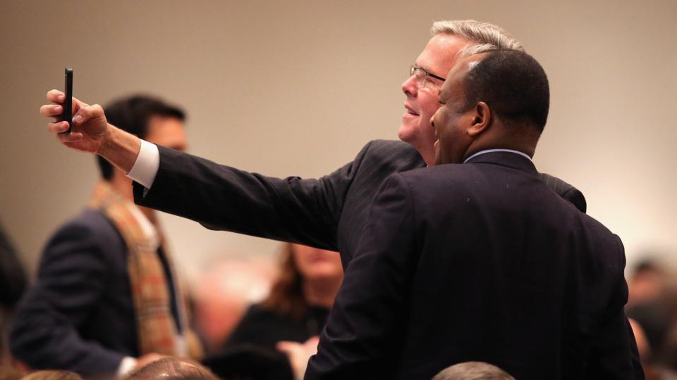 IrishTimesWorld's tweet photo. Jeb Bush vows to be his ‘own man’ if he is elected president http://t.co/qj2JG56UhA http://t.co/IHltiBY2bu
