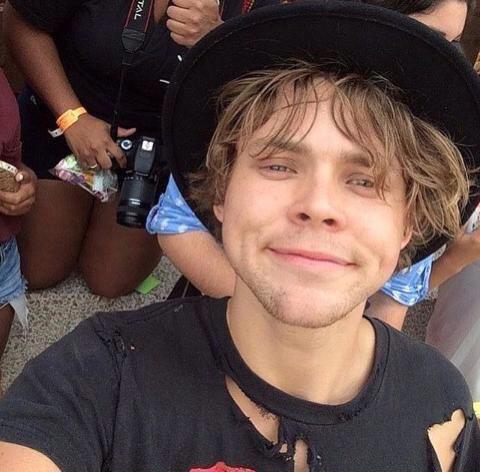 7secondsofmuke tweet picture