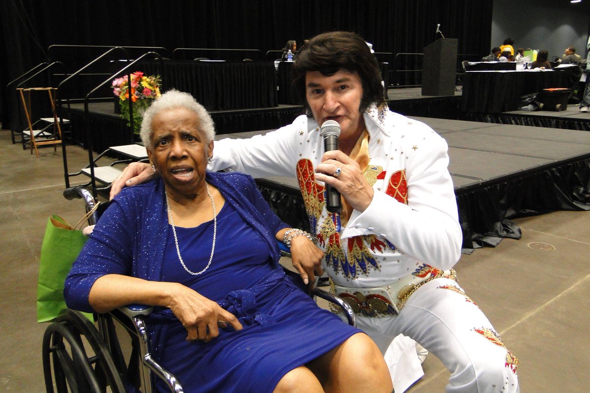 FUNDSENIORBALL's tweet image. HELPING THE LONELY AND FORGOTTEN.